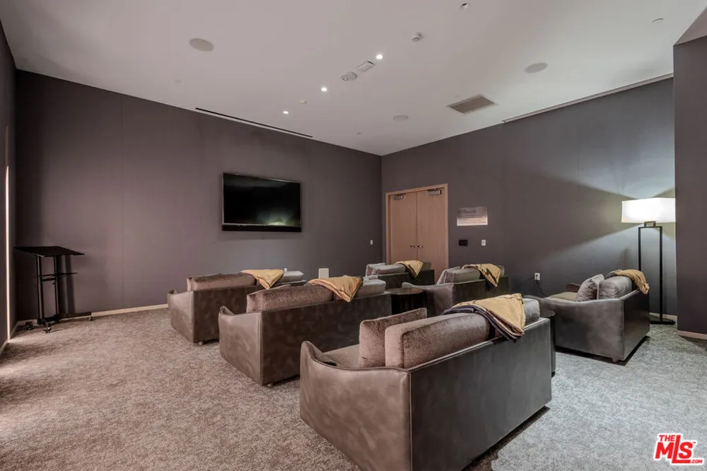 877 Francisco Street #1903 Los Angeles, CA 90017