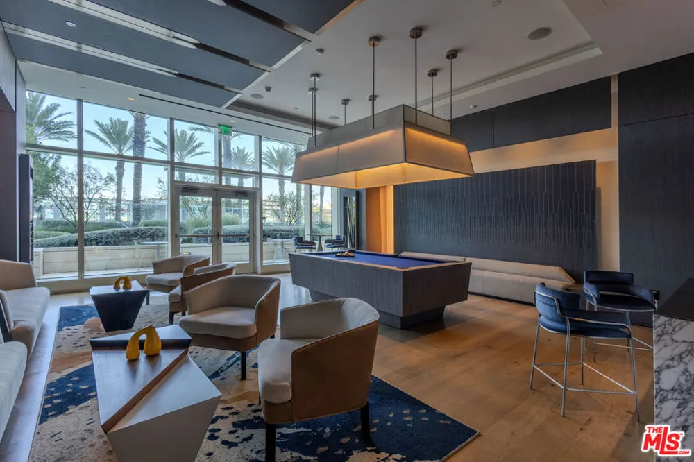 877 Francisco Street #1903 Los Angeles, CA 90017