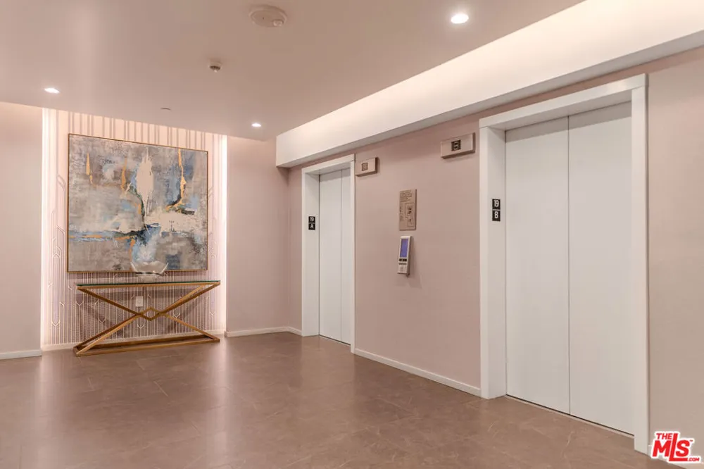 877 Francisco Street #1903 Los Angeles, CA 90017