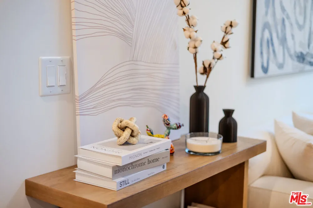 877 Francisco Street #1903 Los Angeles, CA 90017