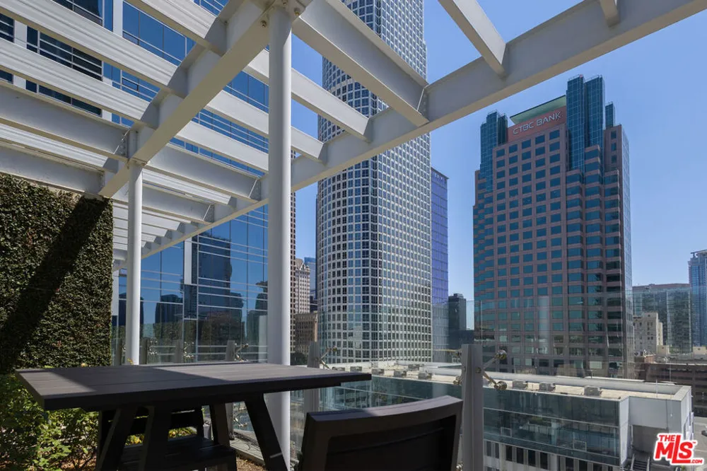 877 Francisco Street #1903 Los Angeles, CA 90017