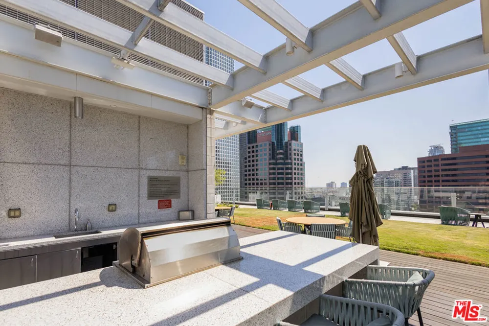 877 Francisco Street #1903 Los Angeles, CA 90017