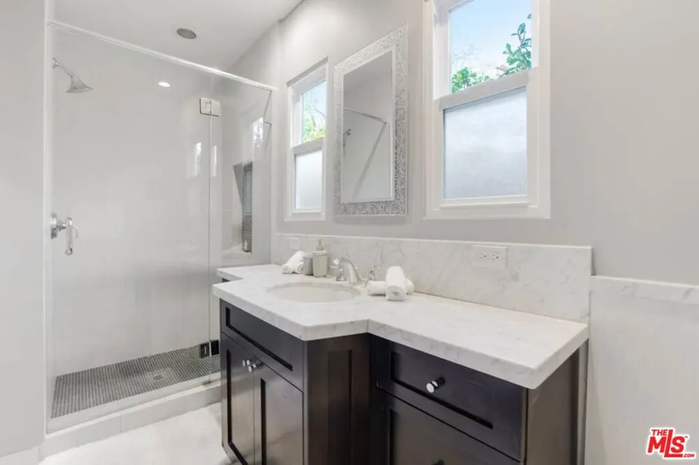 4240 Matilija Avenue Sherman Oaks, CA 91423
