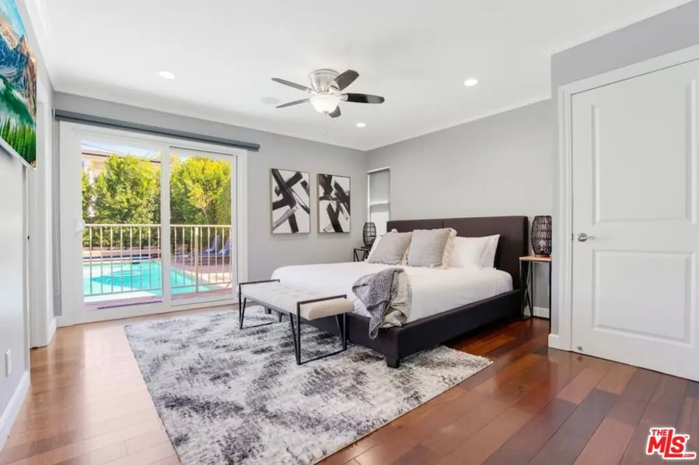 4240 Matilija Avenue Sherman Oaks, CA 91423