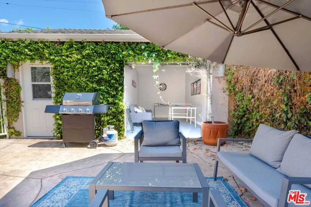 4240 Matilija Avenue Sherman Oaks, CA 91423