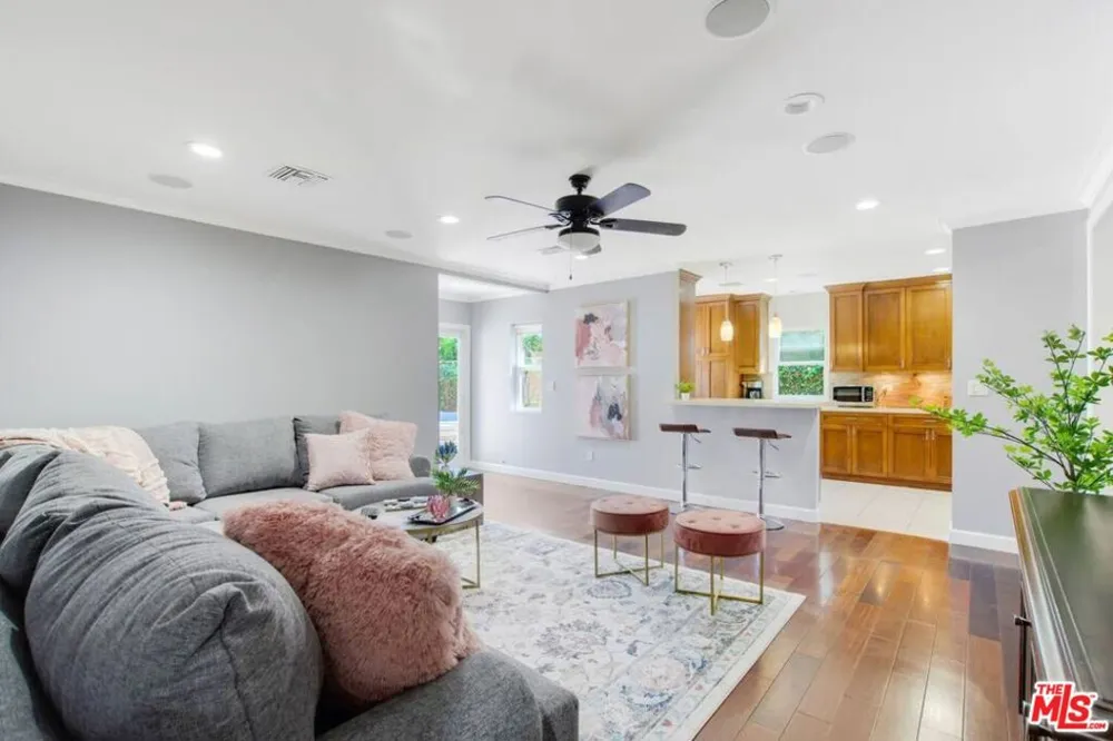 4240 Matilija Avenue Sherman Oaks, CA 91423