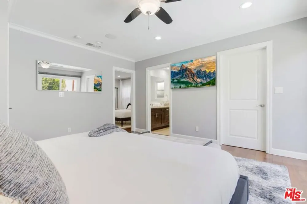 4240 Matilija Avenue Sherman Oaks, CA 91423