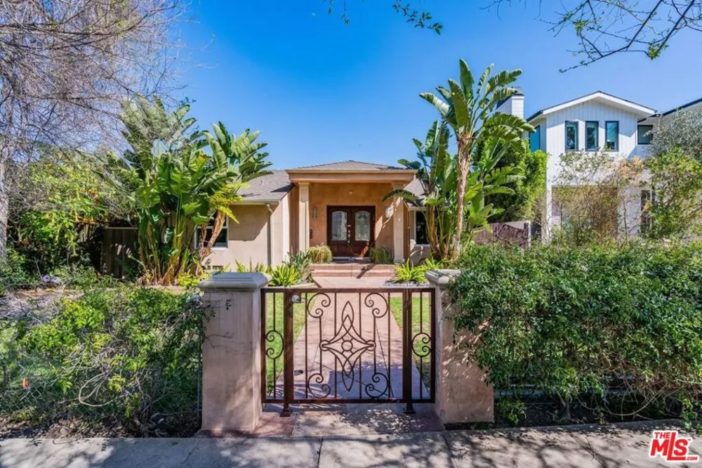 4240 Matilija Avenue Sherman Oaks, CA 91423