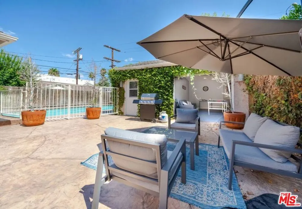 4240 Matilija Avenue Sherman Oaks, CA 91423