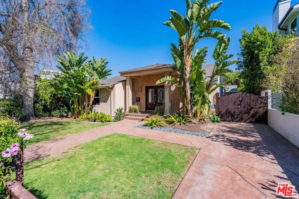 4240 Matilija Avenue Sherman Oaks, CA 91423
