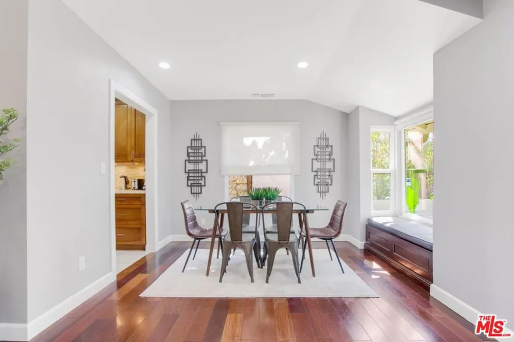 4240 Matilija Avenue Sherman Oaks, CA 91423