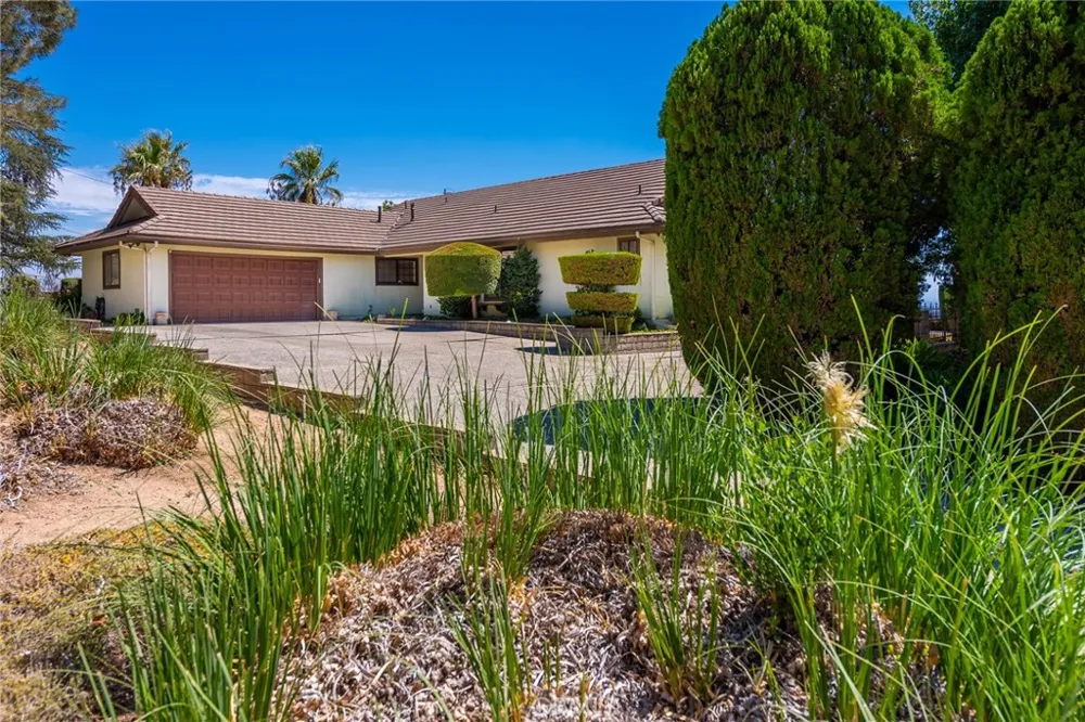 5305 Park Ln San Bernardino, CA 92404