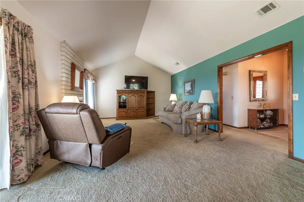 5305 Park Ln San Bernardino, CA 92404