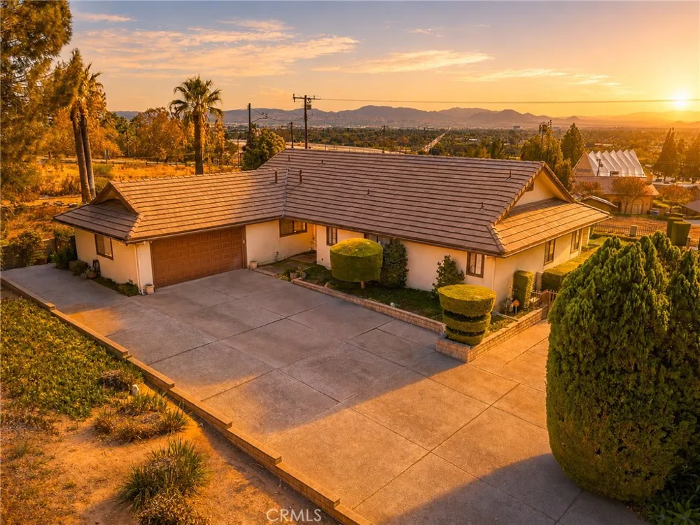5305 Park Ln San Bernardino, CA 92404