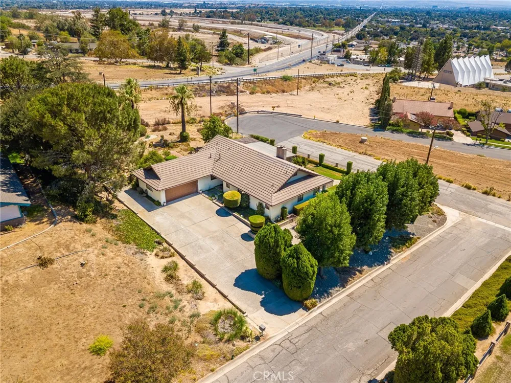 5305 Park Ln San Bernardino, CA 92404