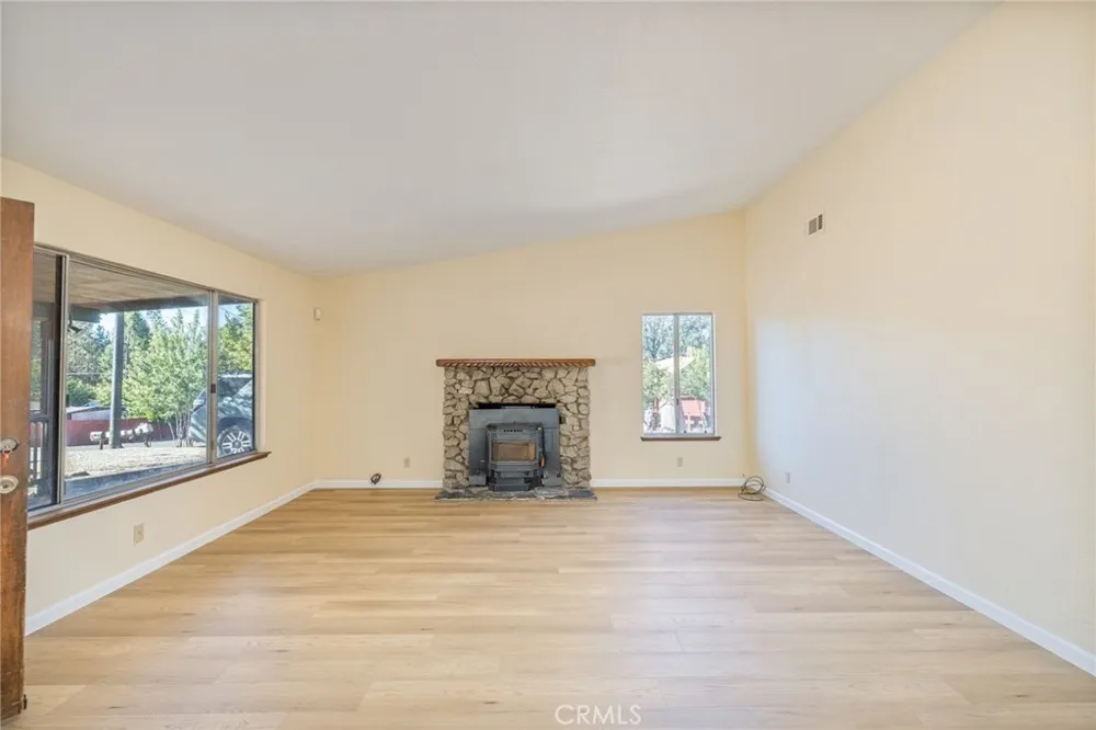 49832 Pierce Oakhurst, CA 93644