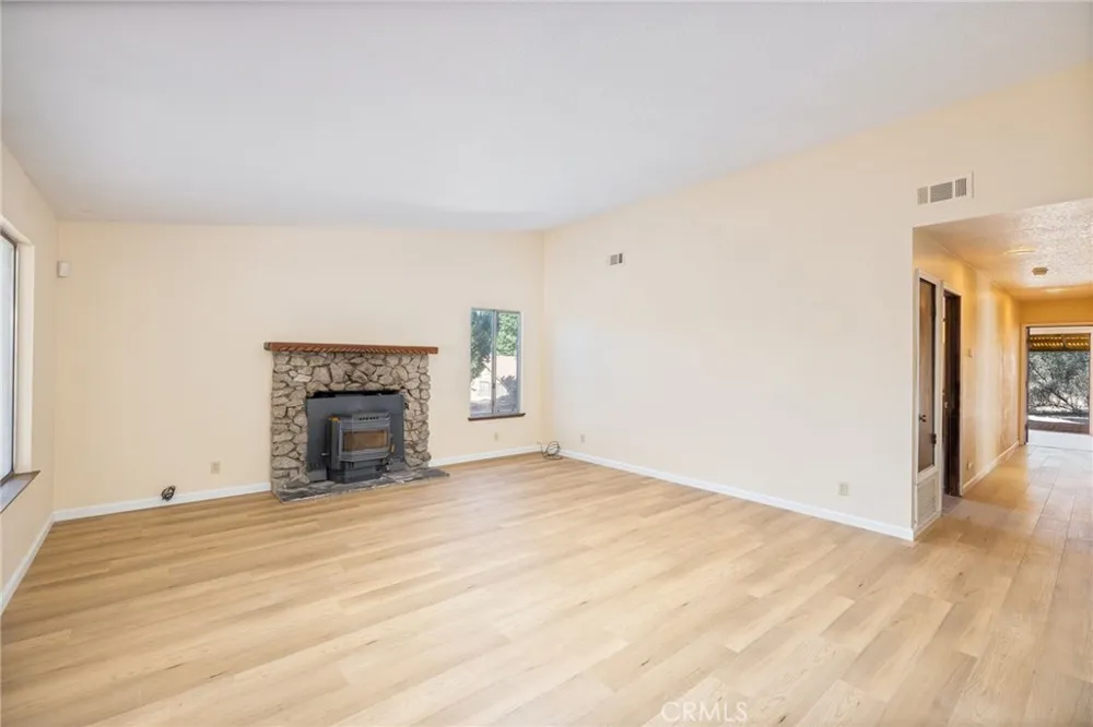 49832 Pierce Oakhurst, CA 93644