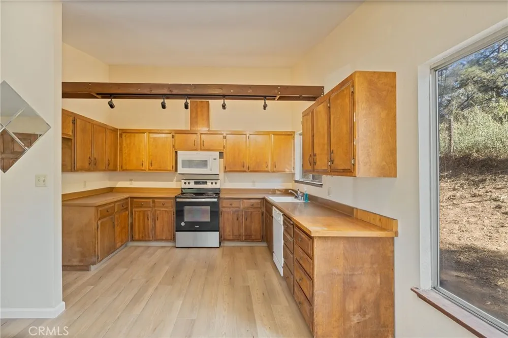 49832 Pierce Oakhurst, CA 93644