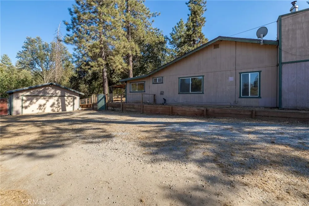 49832 Pierce Oakhurst, CA 93644