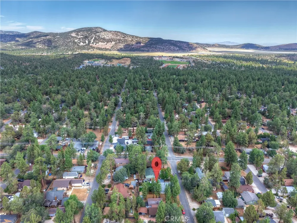 524 Highland Sugarloaf, CA 92386
