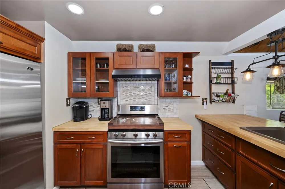 524 Highland Sugarloaf, CA 92386