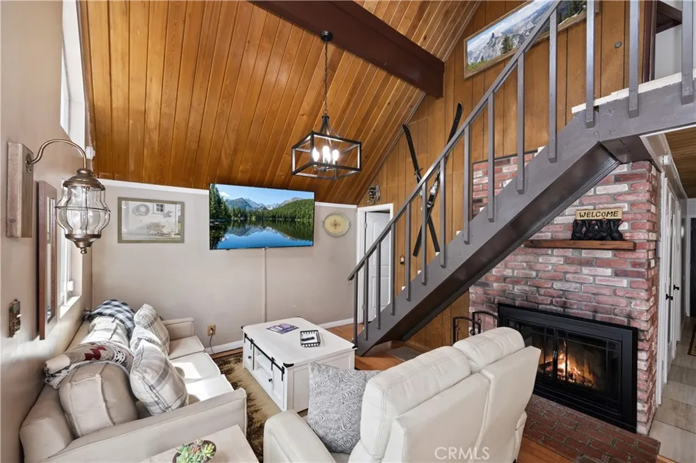 524 Highland Sugarloaf, CA 92386