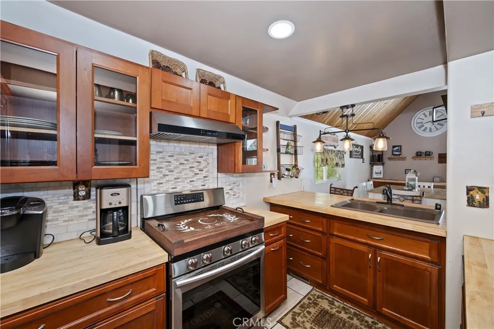524 Highland Sugarloaf, CA 92386