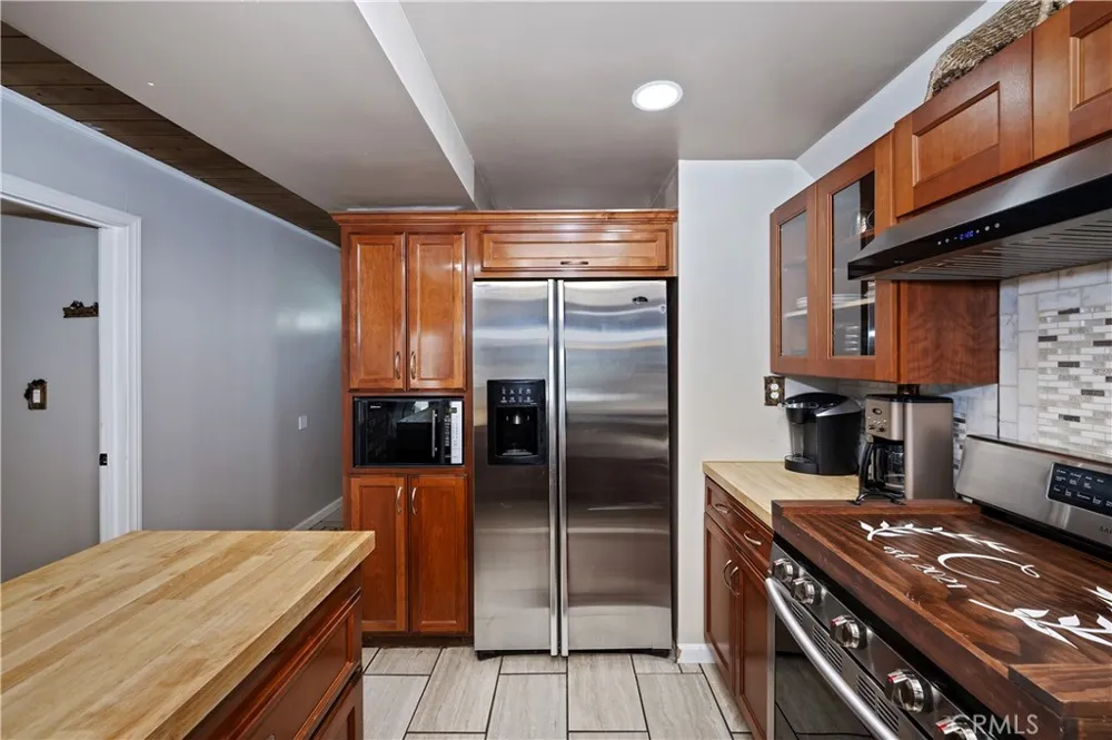 524 Highland Sugarloaf, CA 92386
