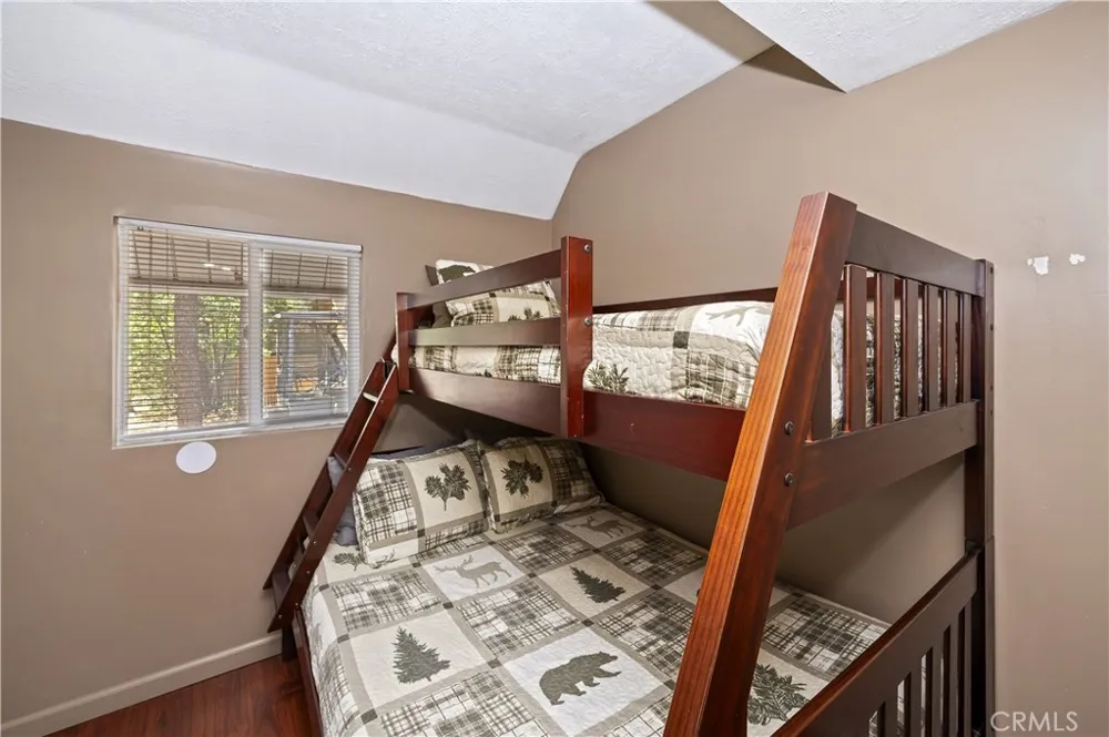 524 Highland Sugarloaf, CA 92386
