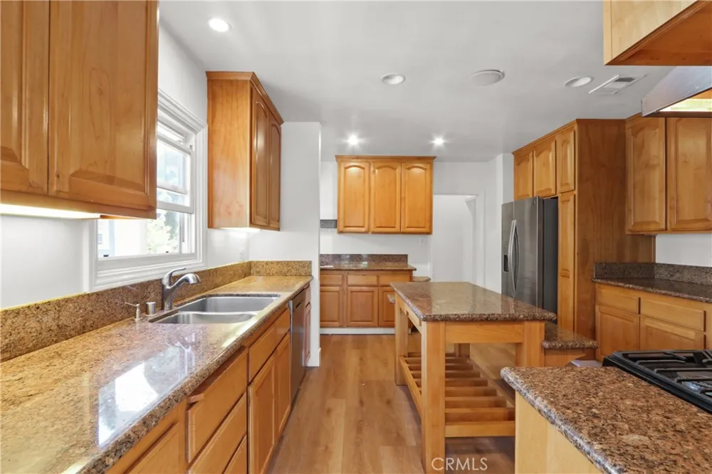 1131 E 2nd Long Beach, CA 90802