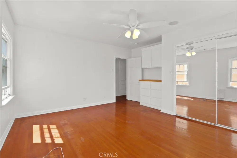 1131 E 2nd Long Beach, CA 90802