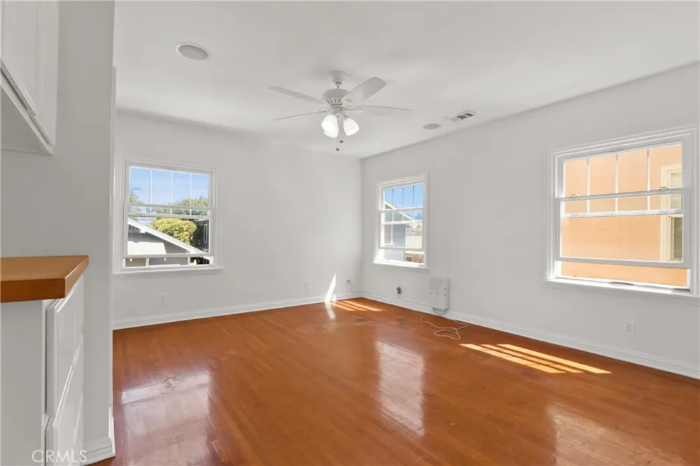 1131 E 2nd Long Beach, CA 90802