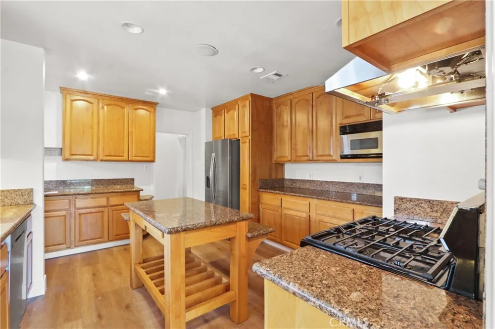 1131 E 2nd Long Beach, CA 90802