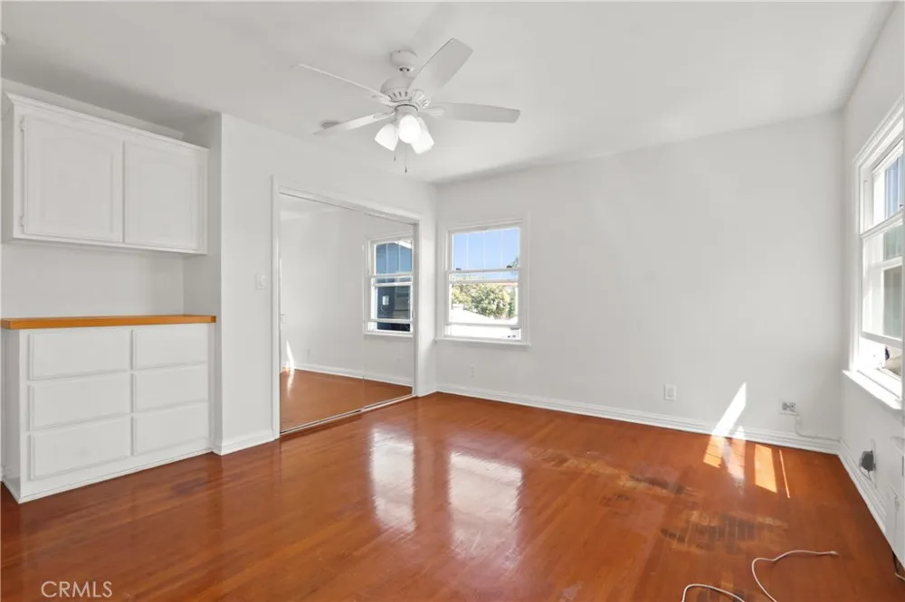 1131 E 2nd Long Beach, CA 90802