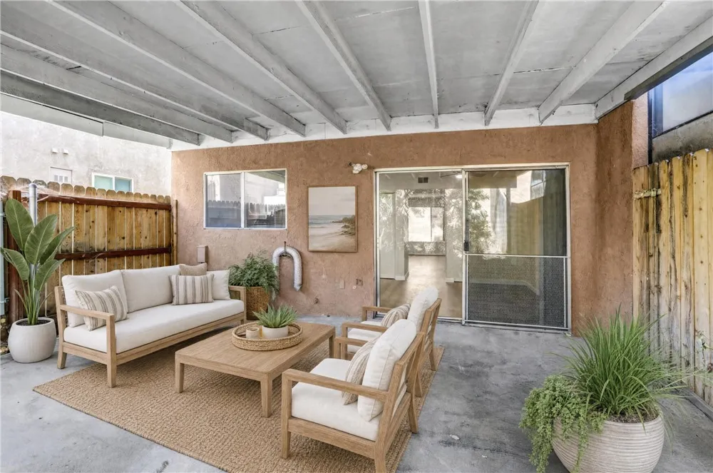 122 Tamarisk Redlands, CA 92373