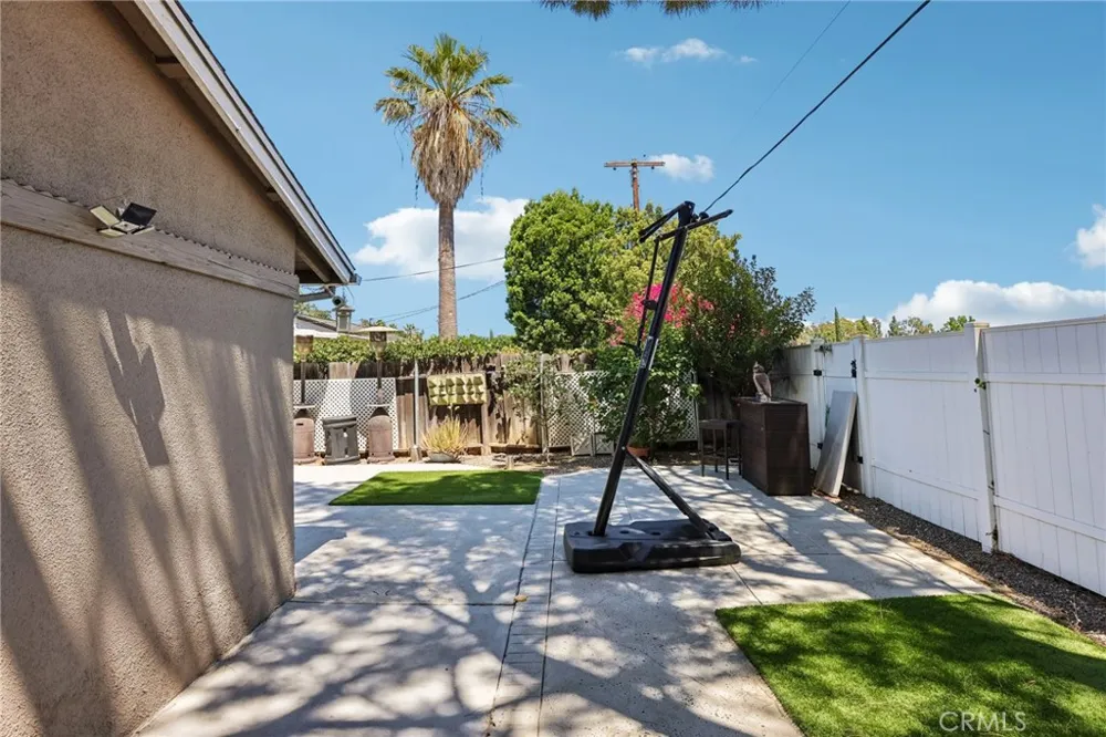 6616 Yolanda Avenue Reseda, CA 91335