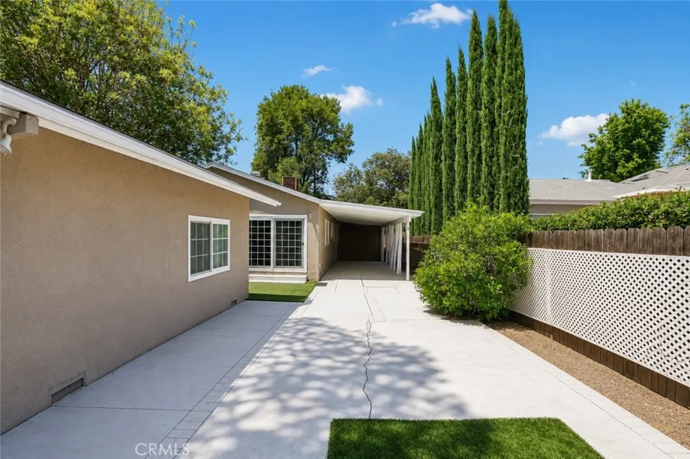 6616 Yolanda Avenue Reseda, CA 91335