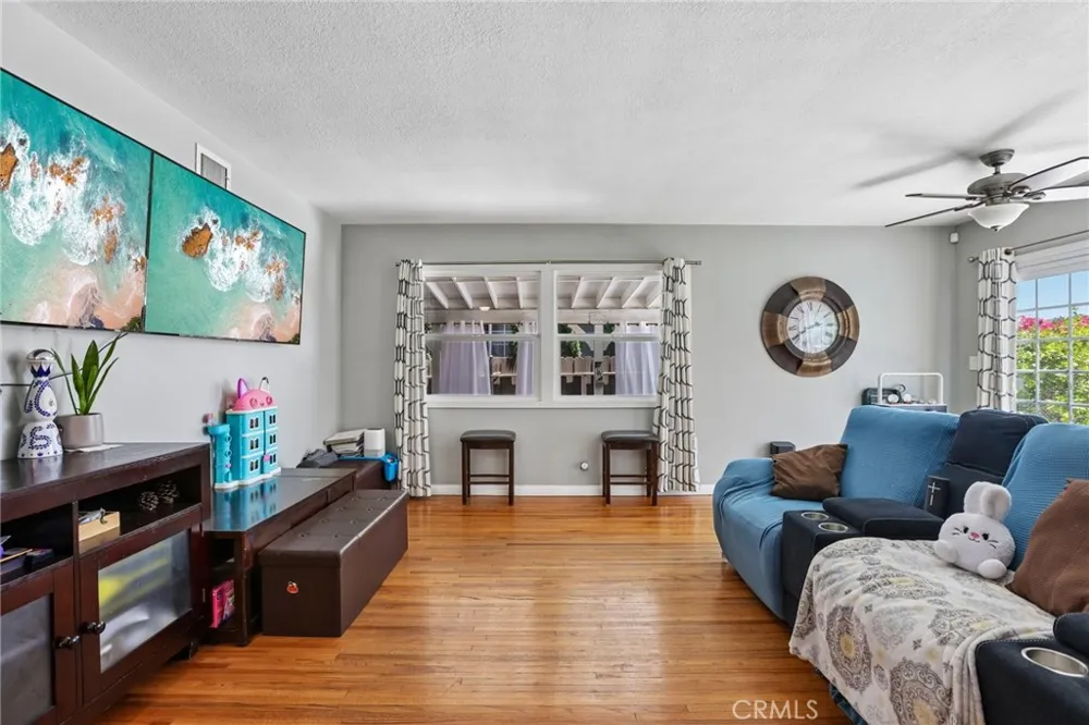 6616 Yolanda Avenue Reseda, CA 91335