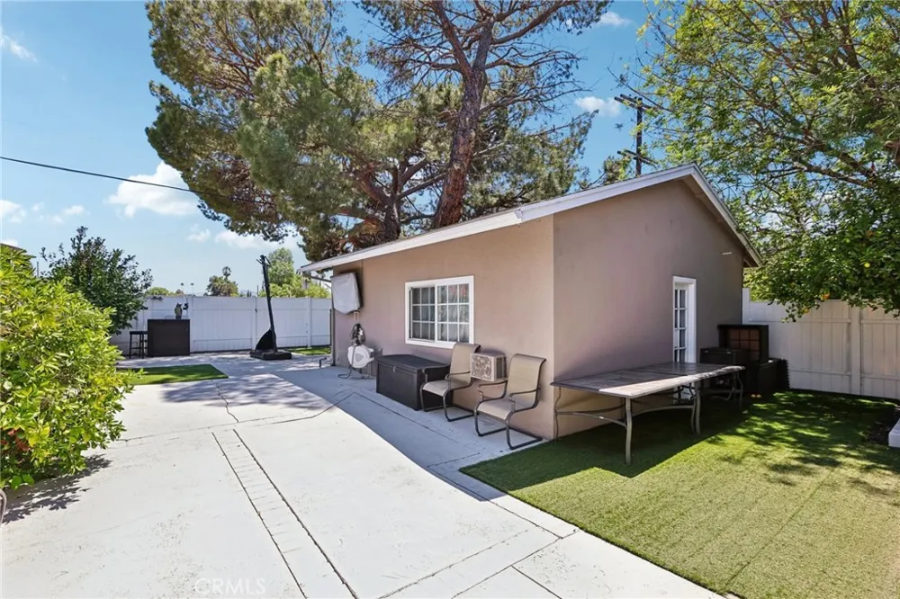 6616 Yolanda Avenue Reseda, CA 91335