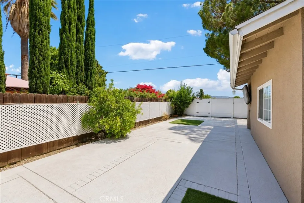 6616 Yolanda Avenue Reseda, CA 91335