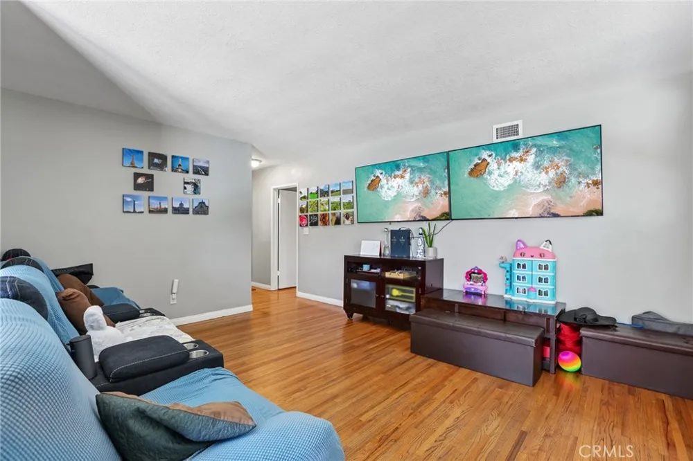 6616 Yolanda Avenue Reseda, CA 91335