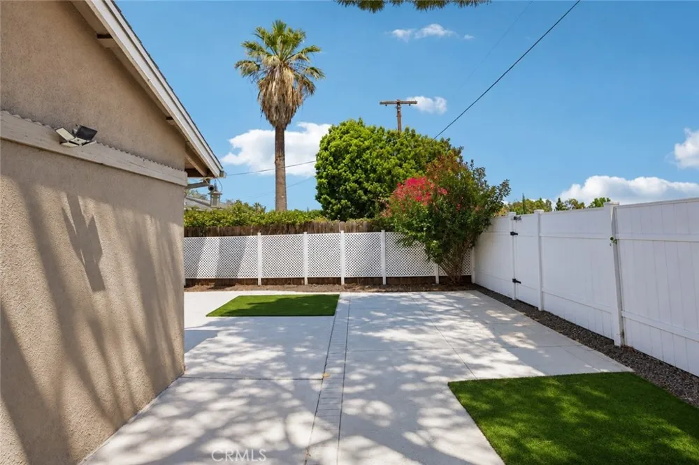 6616 Yolanda Avenue Reseda, CA 91335