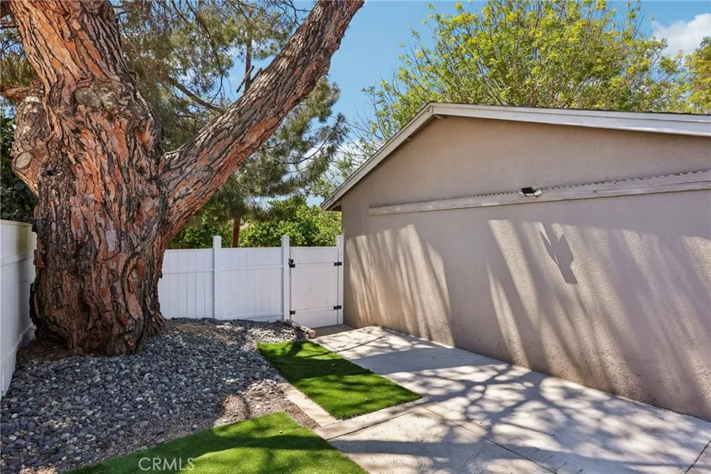 6616 Yolanda Avenue Reseda, CA 91335