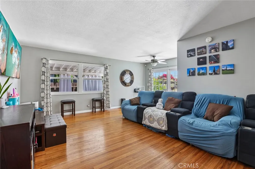 6616 Yolanda Avenue Reseda, CA 91335