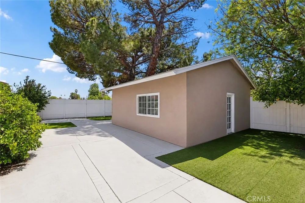 6616 Yolanda Avenue Reseda, CA 91335