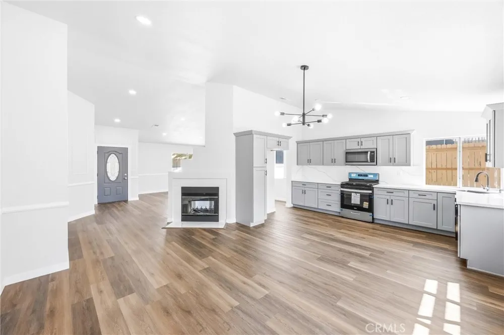 13230 Brant Victorville, CA 92392