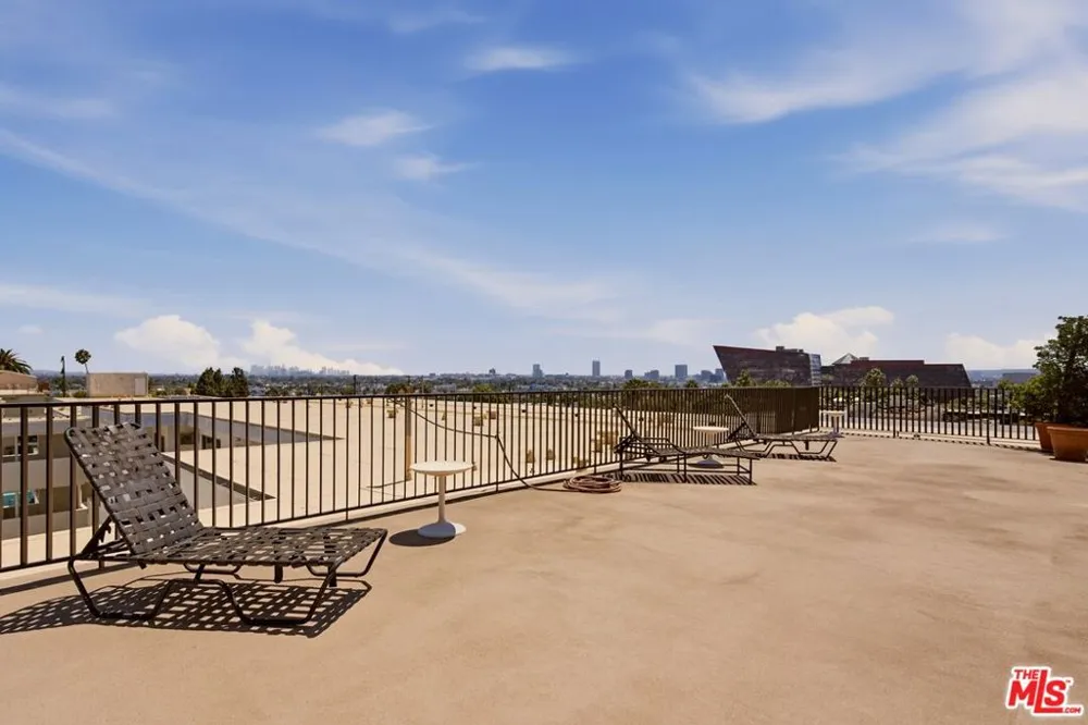 960 Larrabee Street #117 West Hollywood, CA 90069