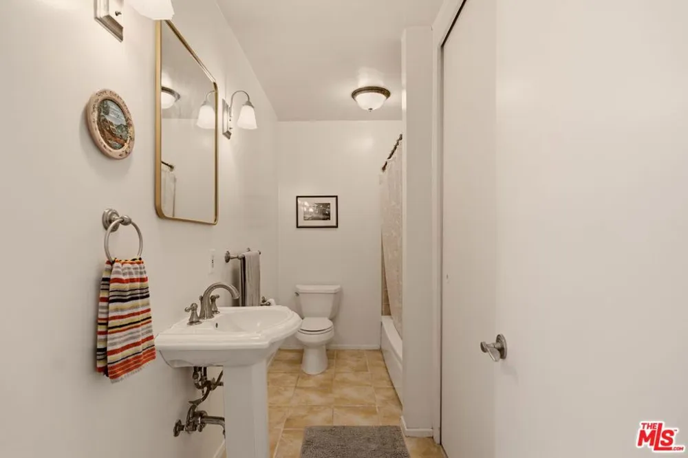 960 Larrabee Street #117 West Hollywood, CA 90069