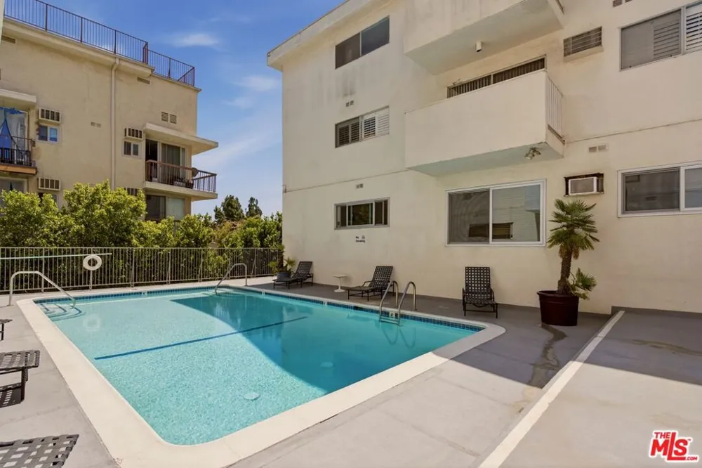 960 Larrabee Street #117 West Hollywood, CA 90069