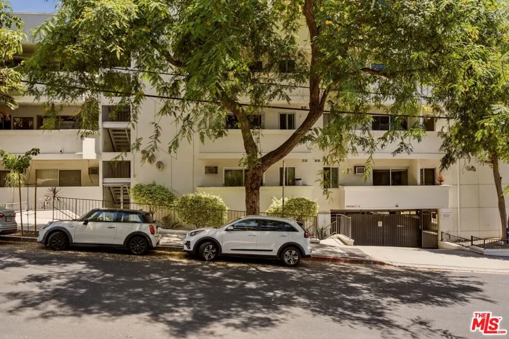 960 Larrabee Street #117 West Hollywood, CA 90069